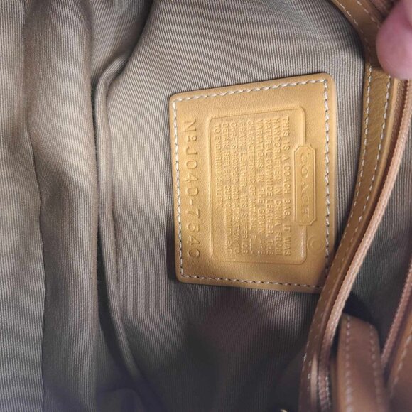 COACH Vintage Hampton Buckle Flap Bag Crossbody in brown/tan - Picture 9 of 11